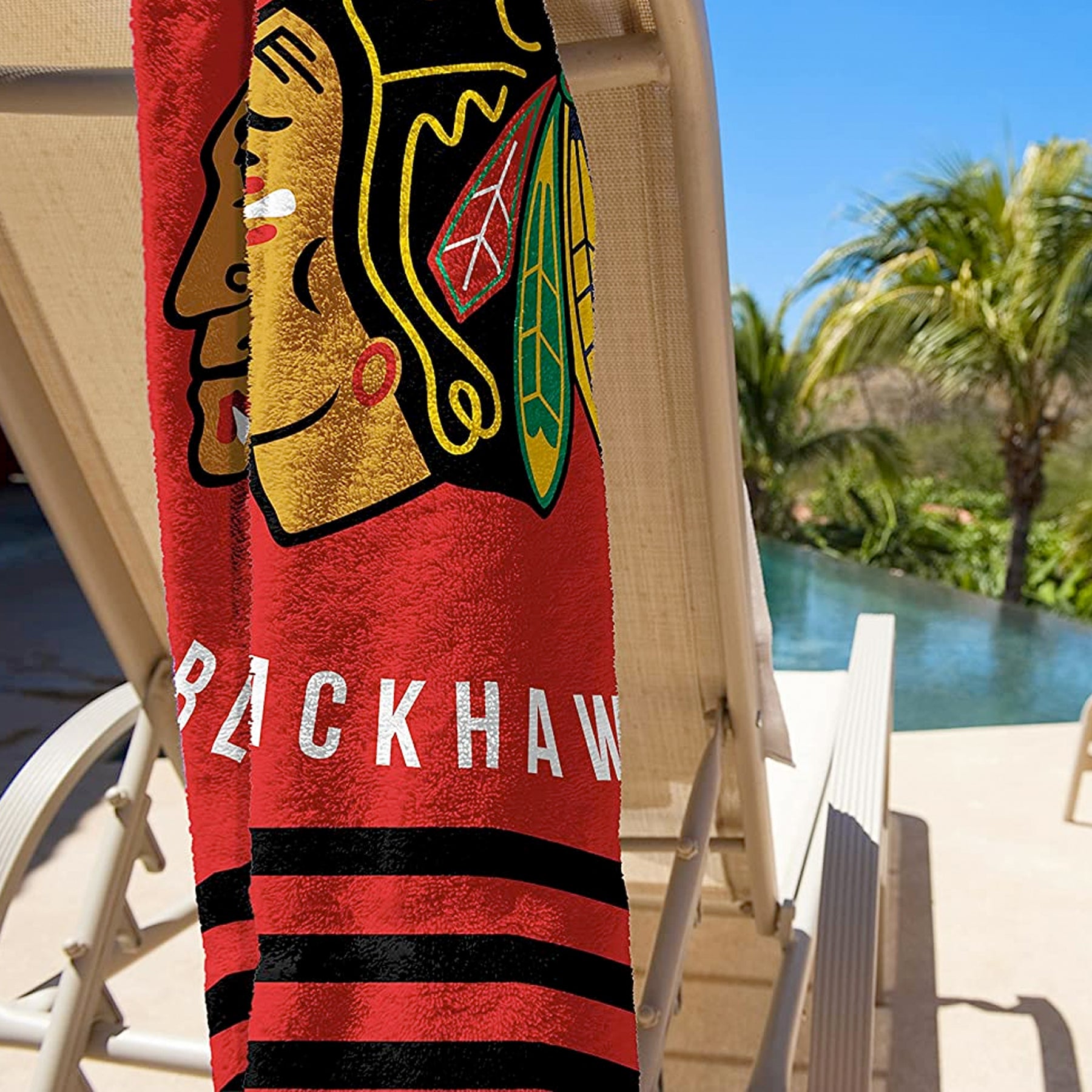 Chicago Blackhawks - Team Black NHL Beach Towel :: FansMania